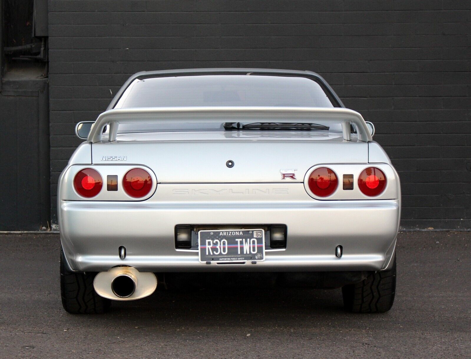 Nissan-Skyline-1992-Coupe-8