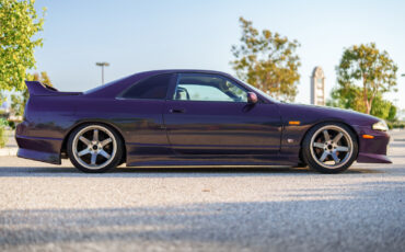 Nissan-Skyline-1993-Coupe-16