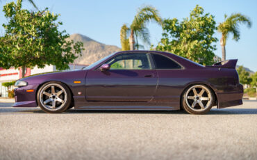 Nissan-Skyline-1993-Coupe-17