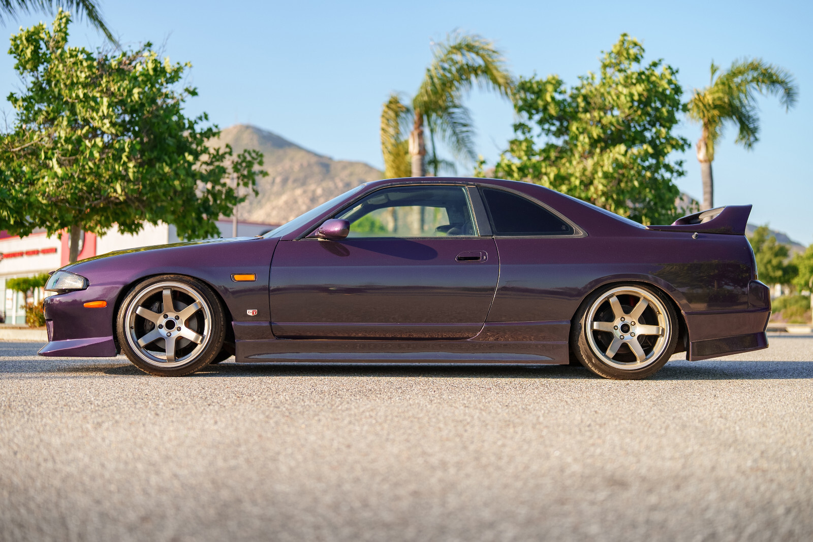 Nissan-Skyline-1993-Coupe-17