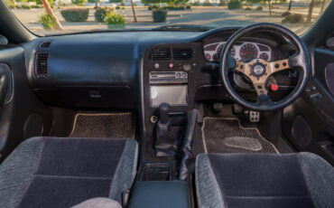 Nissan-Skyline-1993-Coupe-29