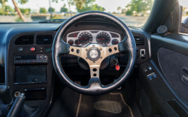 Nissan-Skyline-1993-Coupe-30