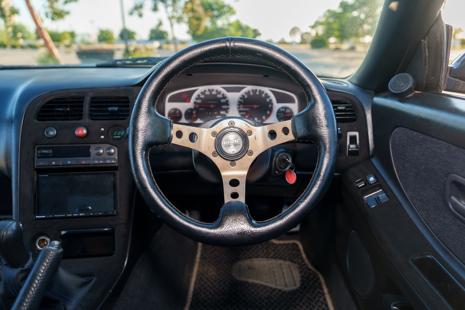 Nissan-Skyline-1993-Coupe-30