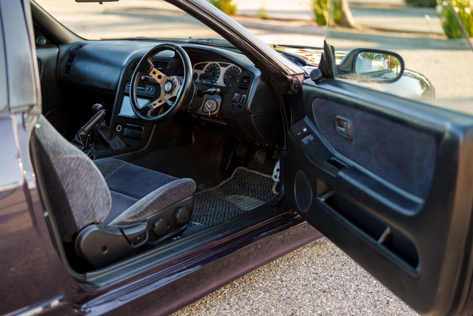Nissan-Skyline-1993-Coupe-33