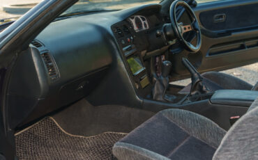 Nissan-Skyline-1993-Coupe-34