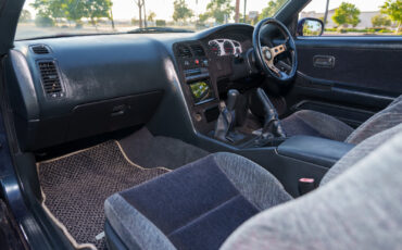 Nissan-Skyline-1993-Coupe-35