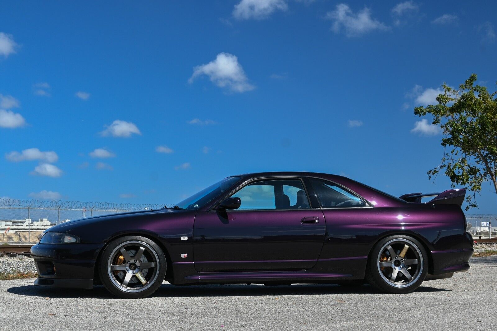 Nissan-Skyline-GT-R-1995-2D-1