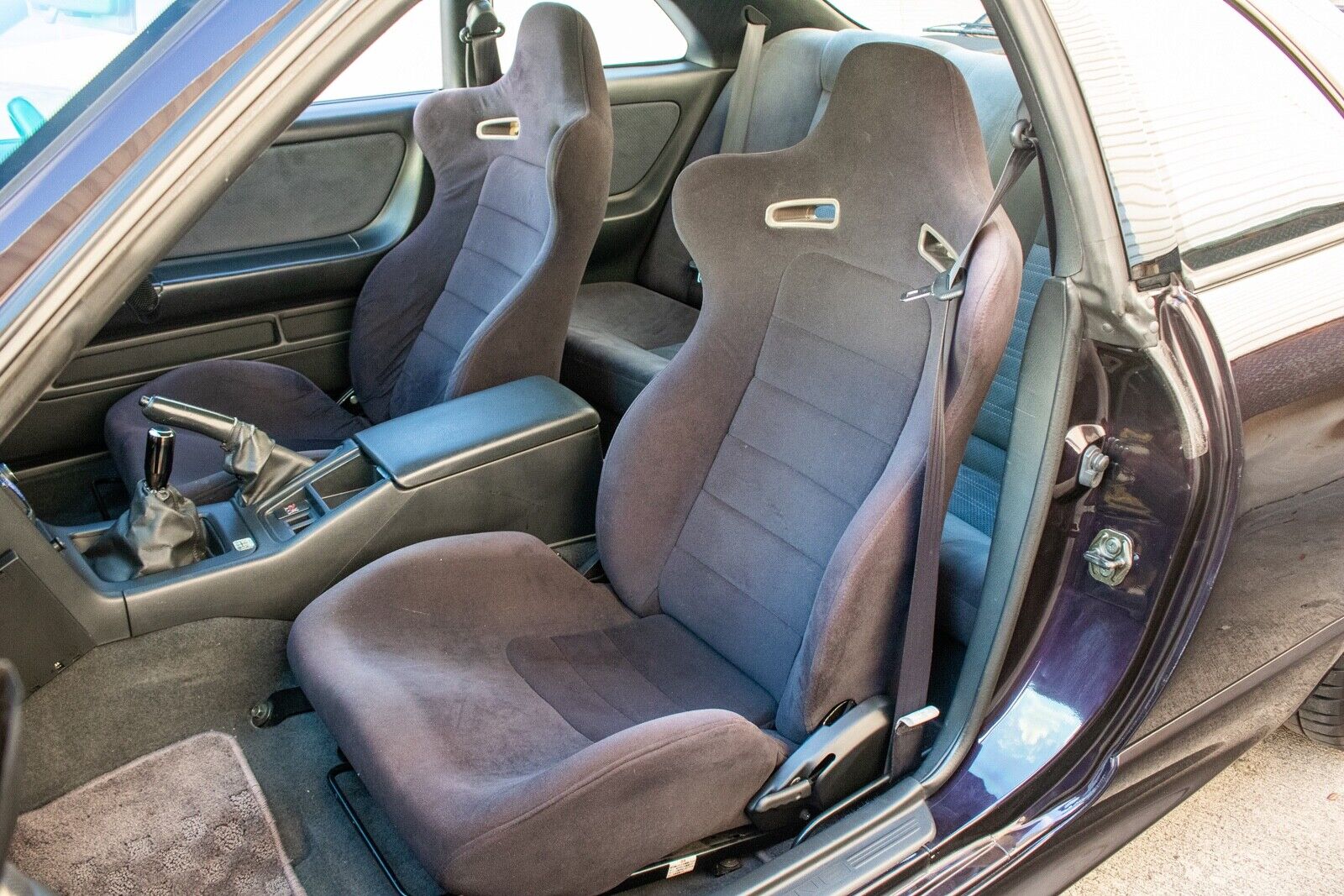 Nissan-Skyline-GT-R-1995-2D-17