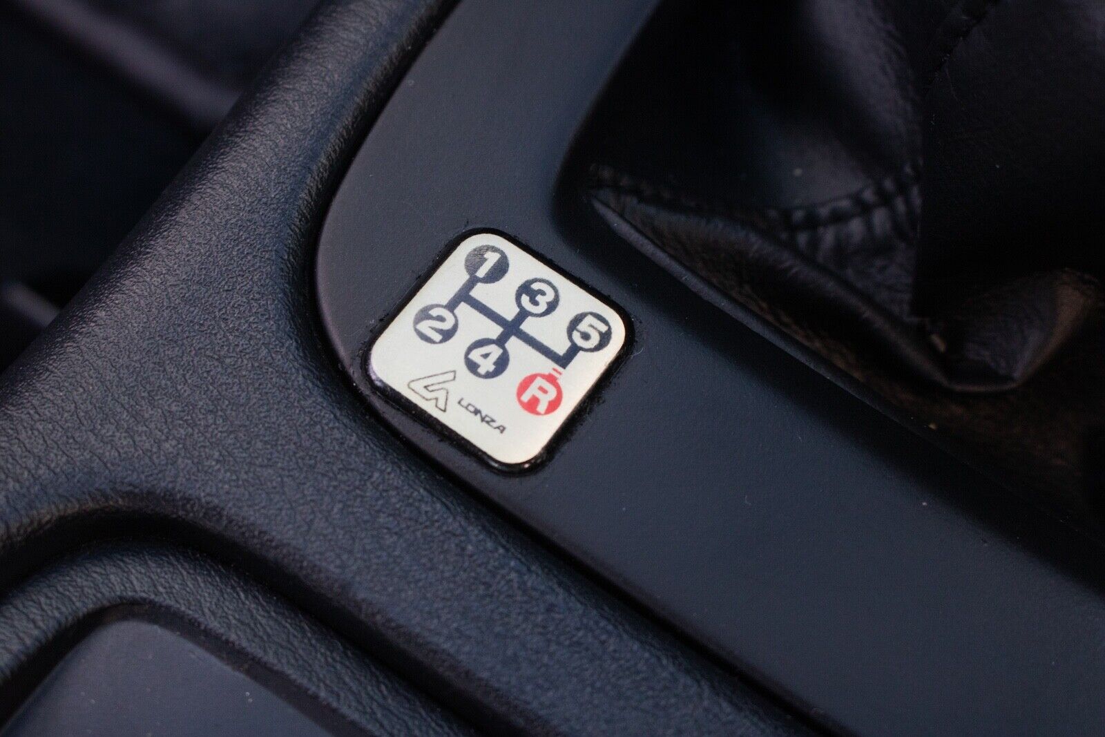 Nissan-Skyline-GT-R-1995-2D-21