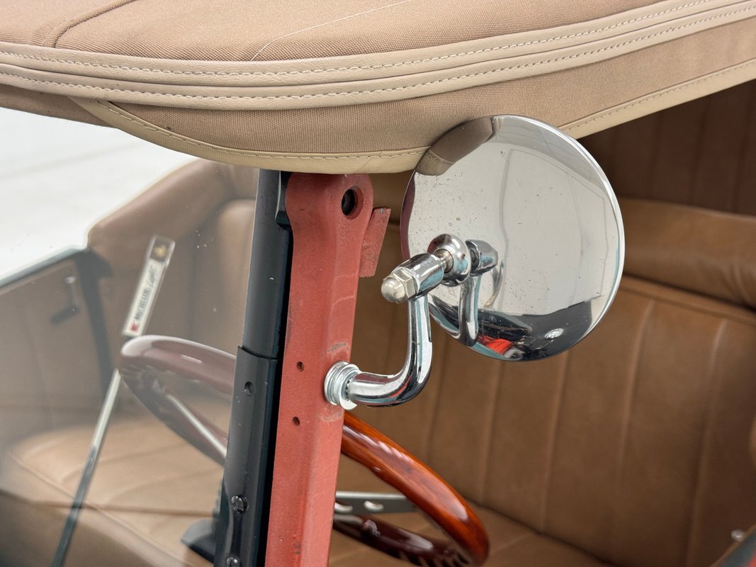 Oldsmobile-30B-Series-1924-Convertible-14