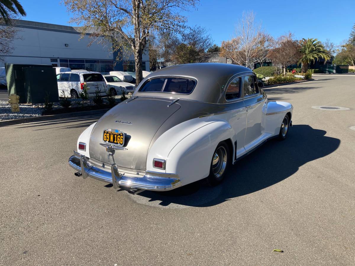 Oldsmobile-66-coupe-1941-silver-3