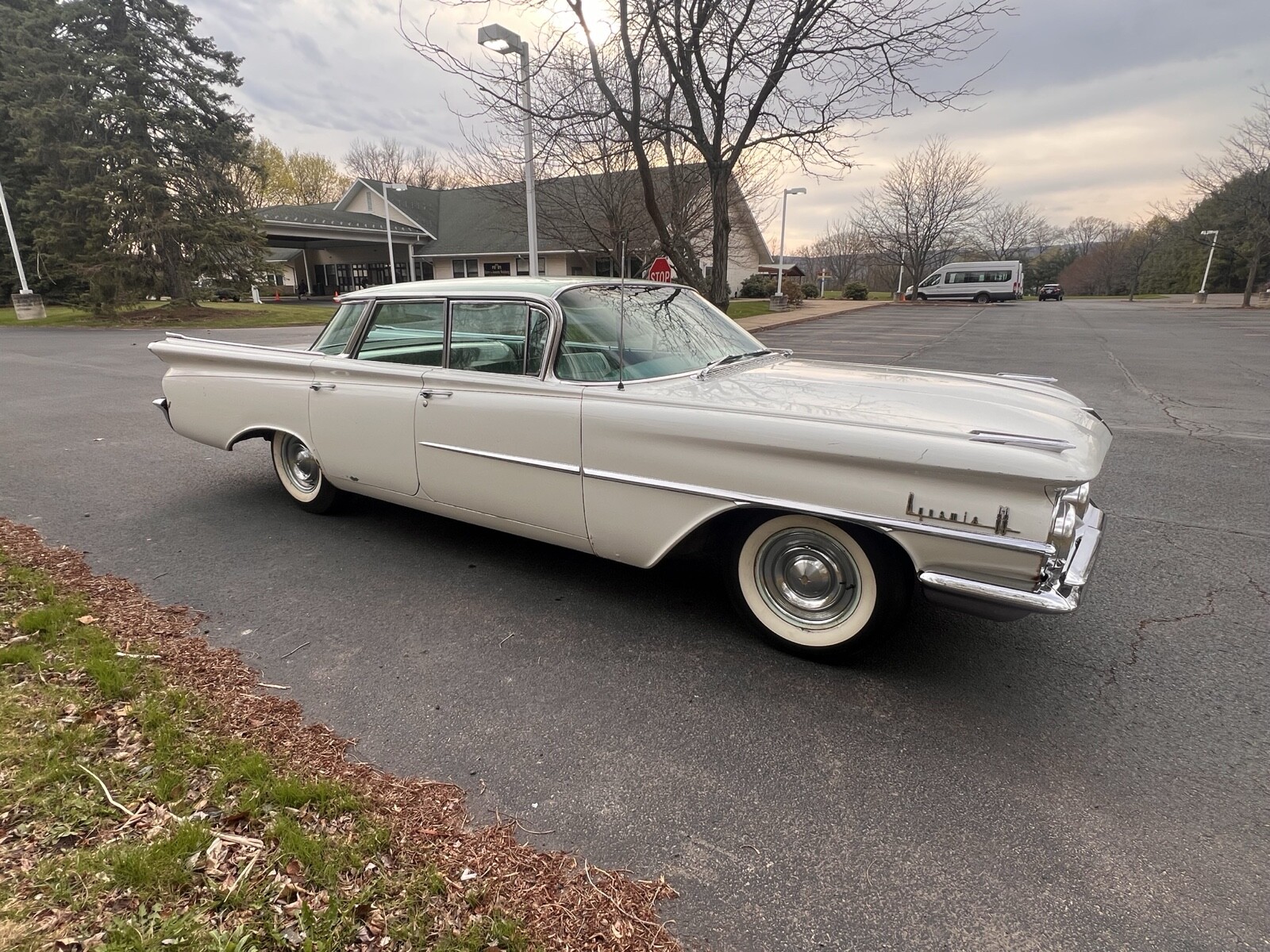Oldsmobile-88-1959-Sedan-3