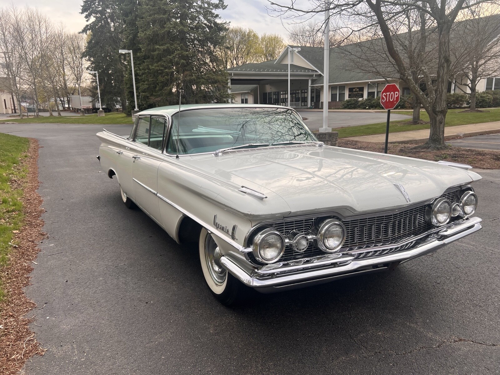 Oldsmobile-88-1959-Sedan
