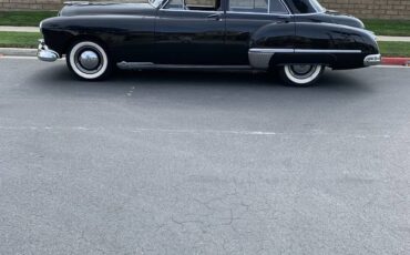 Oldsmobile-88-futuramic-4-door-sedan-deluxe-1949-black-1