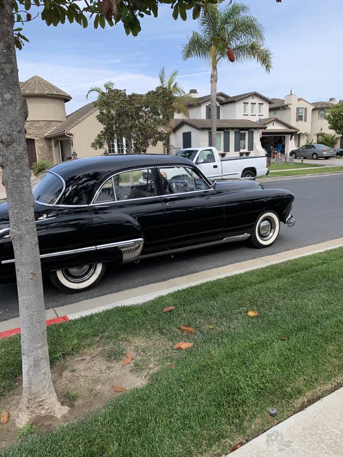 Oldsmobile-88-futuramic-4-door-sedan-deluxe-1949-black-3