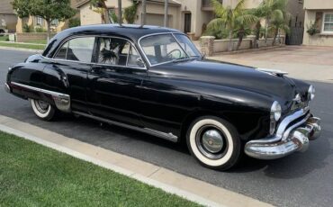 Oldsmobile-88-futuramic-4-door-sedan-deluxe-1949-black-4