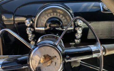 Oldsmobile-88-futuramic-4-door-sedan-deluxe-1949-black-6