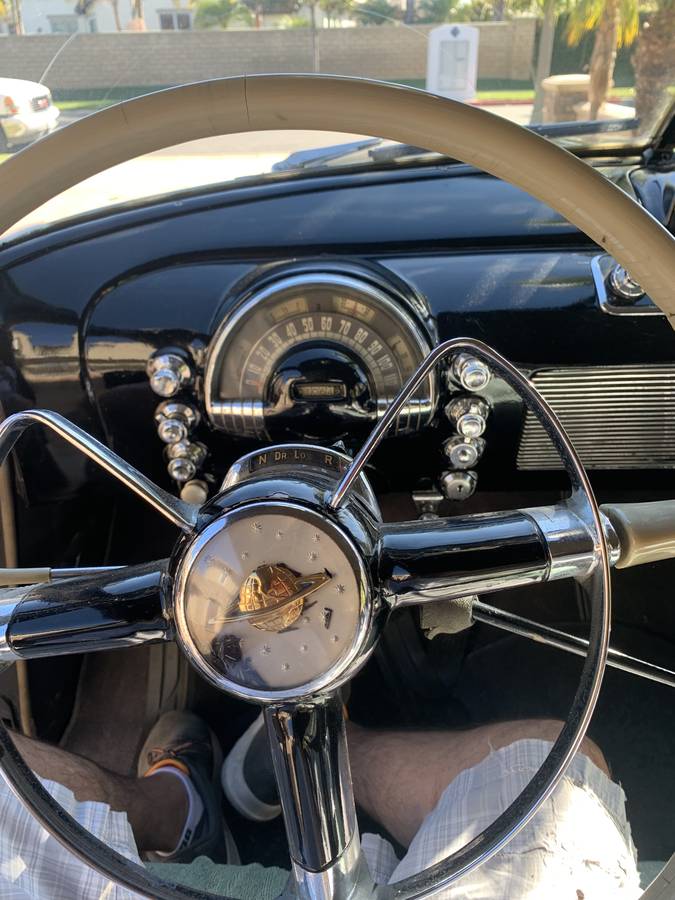 Oldsmobile-88-futuramic-4-door-sedan-deluxe-1949-black-6