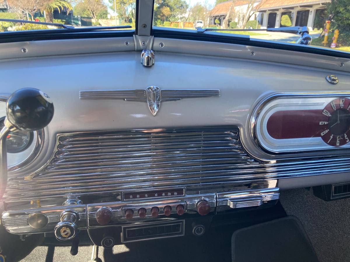 Oldsmobile-Coupe-1941-white-14