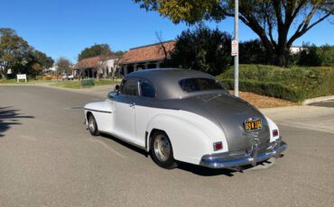Oldsmobile-Coupe-1941-white-2