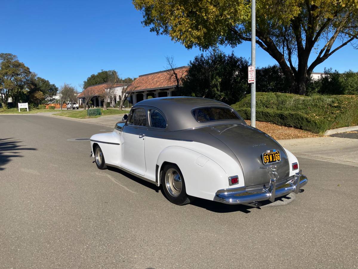 Oldsmobile-Coupe-1941-white-2