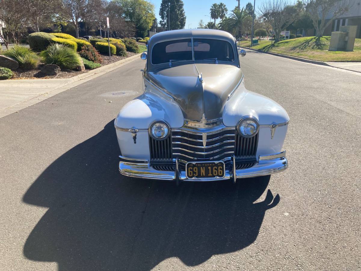 Oldsmobile-Coupe-1941-white-8