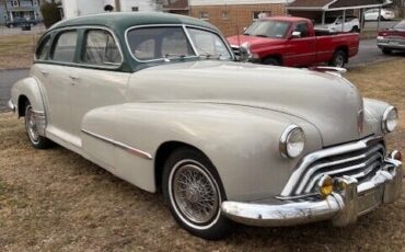Oldsmobile-Custom-Cruiser-1947-Sedan-1