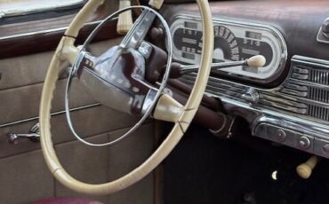 Oldsmobile-Custom-Cruiser-1947-Sedan-3