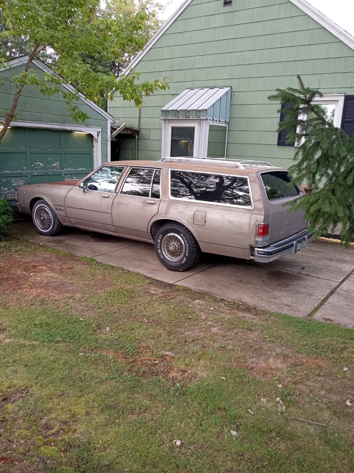 Oldsmobile-Custom-Cruiser-1984-Wagon-7