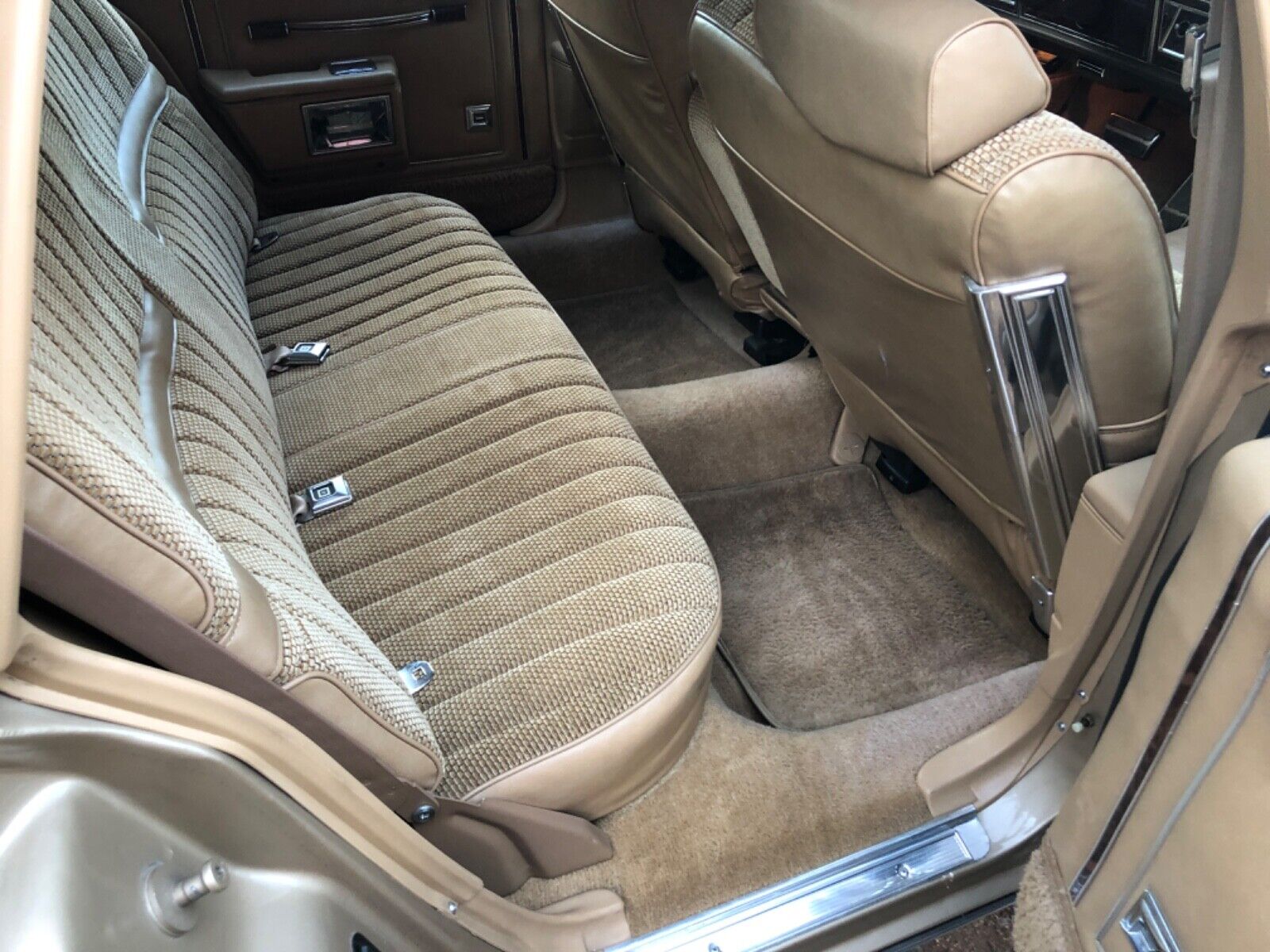 Oldsmobile-Custom-Cruiser-1987-Wagon-5