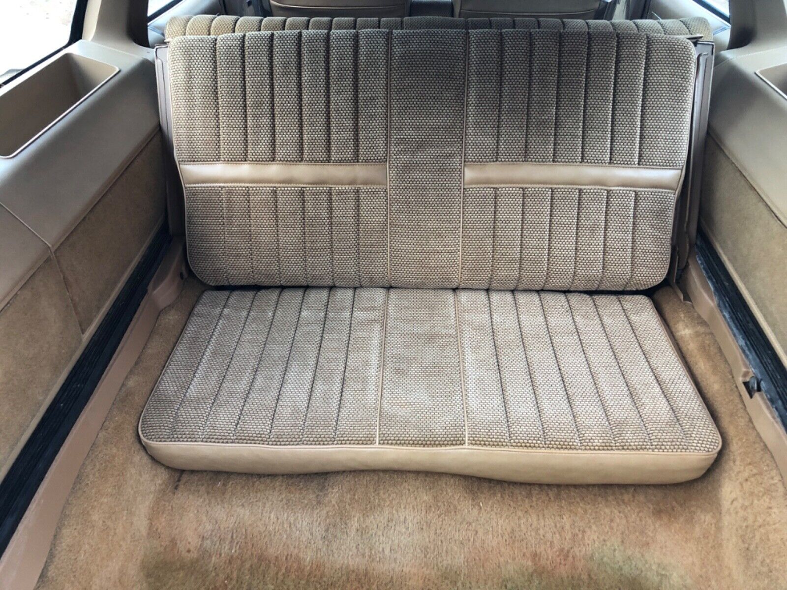 Oldsmobile-Custom-Cruiser-1987-Wagon-6
