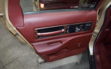 Oldsmobile-Custom-Cruiser-1991-Wagon-17