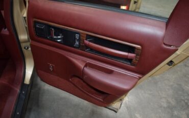 Oldsmobile-Custom-Cruiser-1991-Wagon-20