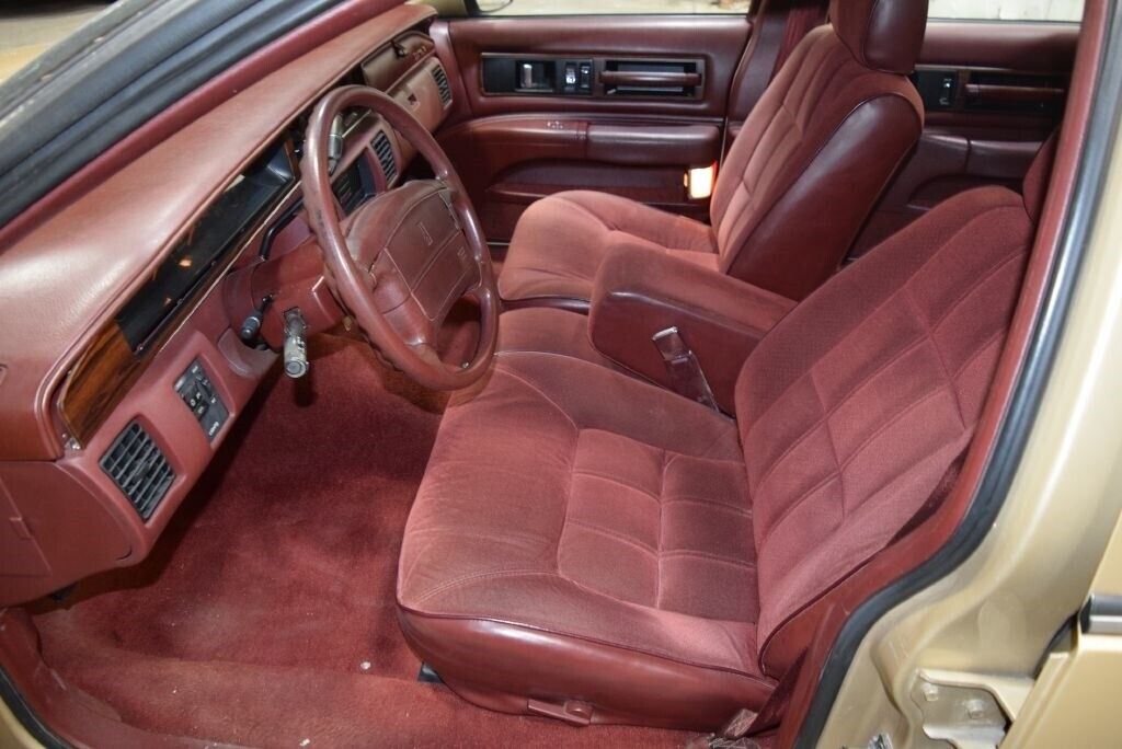 Oldsmobile-Custom-Cruiser-1991-Wagon-24