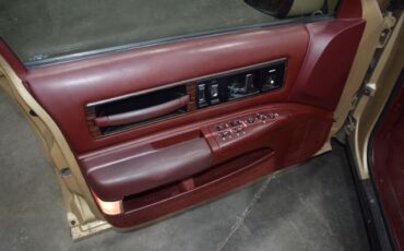 Oldsmobile-Custom-Cruiser-1991-Wagon-25