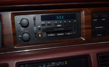 Oldsmobile-Custom-Cruiser-1991-Wagon-29