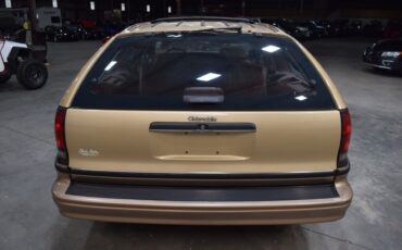 Oldsmobile-Custom-Cruiser-1991-Wagon-3