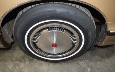 Oldsmobile-Custom-Cruiser-1991-Wagon-9