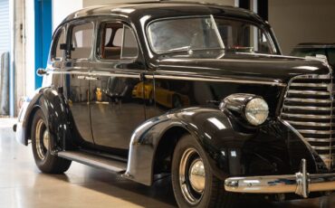 Oldsmobile-Custom-LS3-V8-Model-F38-Touring-1938-4-Door-Sedan-10