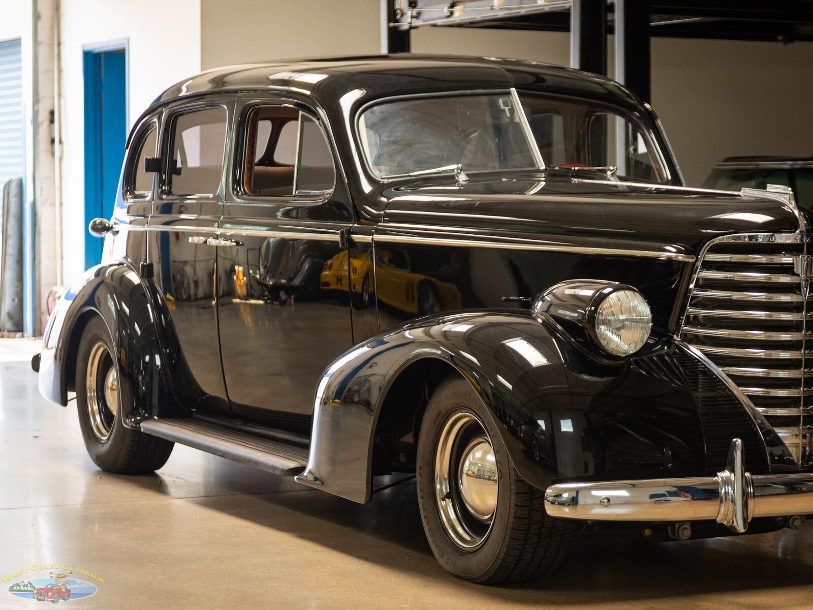 Oldsmobile-Custom-LS3-V8-Model-F38-Touring-1938-4-Door-Sedan-10