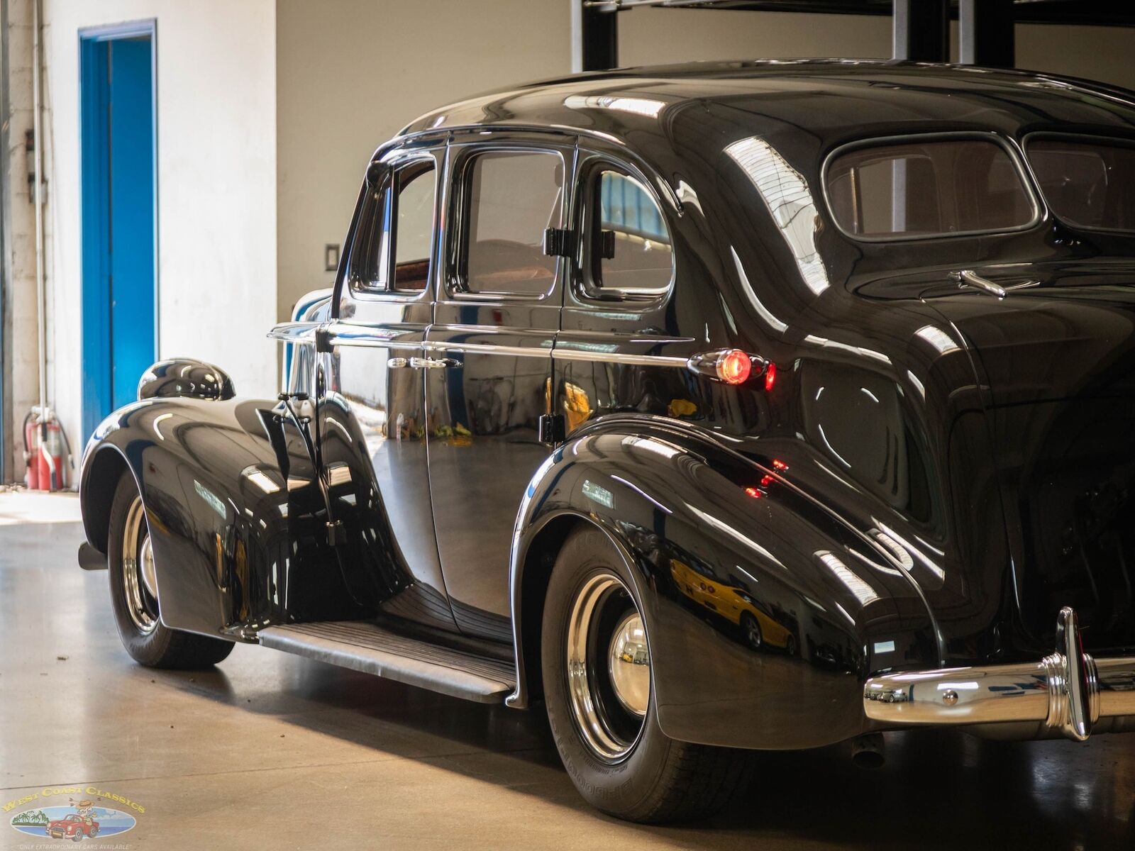 Oldsmobile-Custom-LS3-V8-Model-F38-Touring-1938-4-Door-Sedan-21