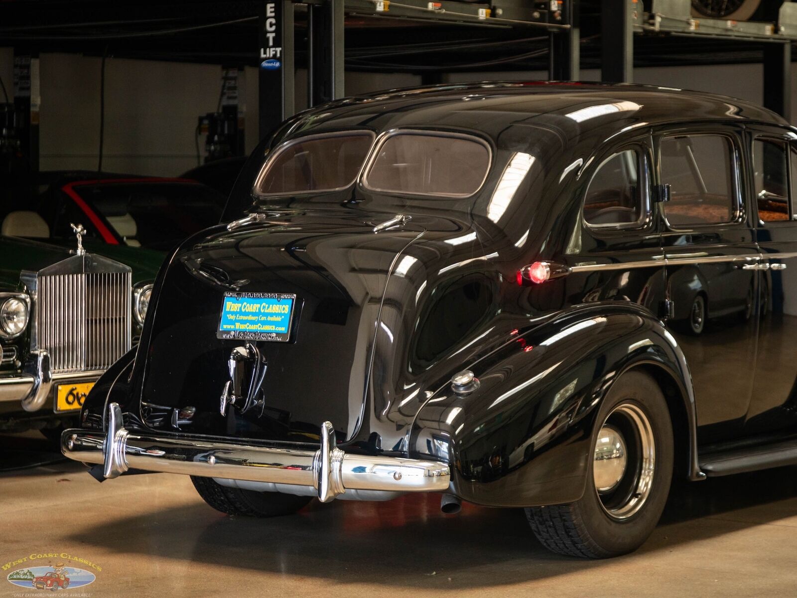 Oldsmobile-Custom-LS3-V8-Model-F38-Touring-1938-4-Door-Sedan-24