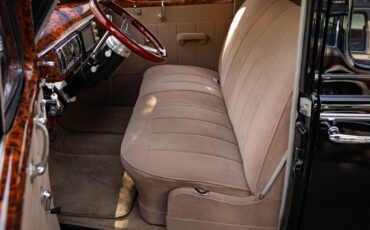 Oldsmobile-Custom-LS3-V8-Model-F38-Touring-1938-4-Door-Sedan-29