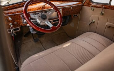Oldsmobile-Custom-LS3-V8-Model-F38-Touring-1938-4-Door-Sedan-31