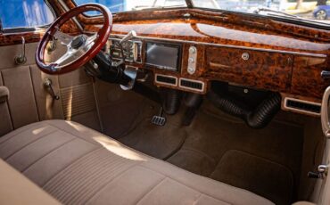 Oldsmobile-Custom-LS3-V8-Model-F38-Touring-1938-4-Door-Sedan-37