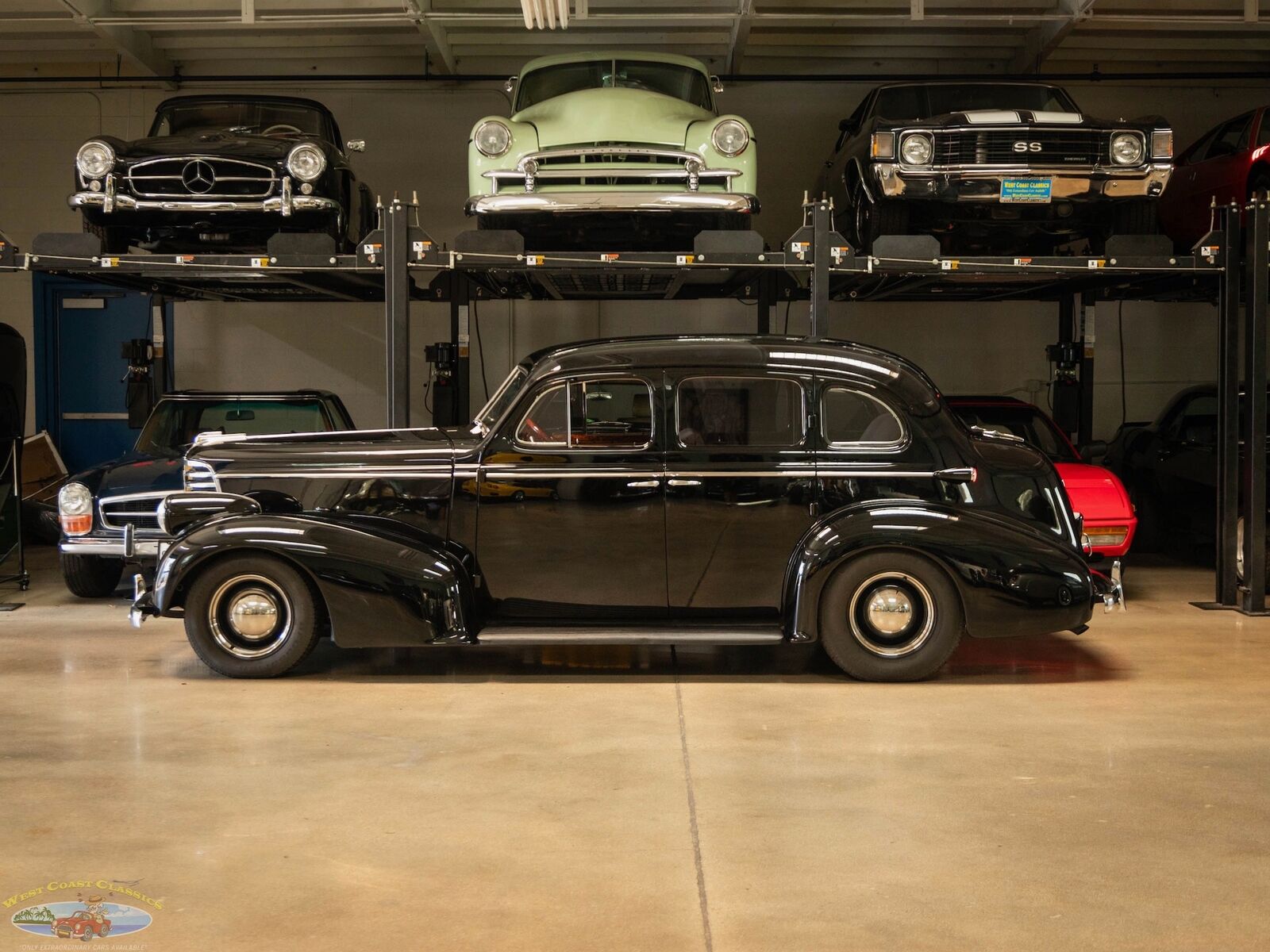 Oldsmobile-Custom-LS3-V8-Model-F38-Touring-1938-4-Door-Sedan-5