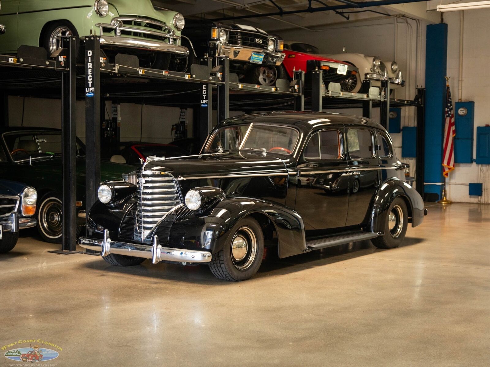 Oldsmobile-Custom-LS3-V8-Model-F38-Touring-1938-4-Door-Sedan