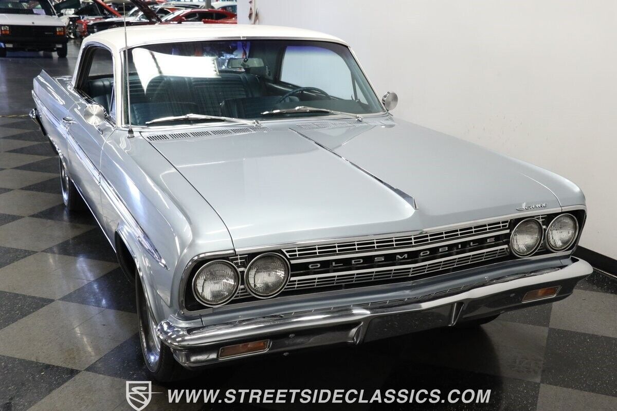 Oldsmobile-Cutlass-1963-Coupe-14