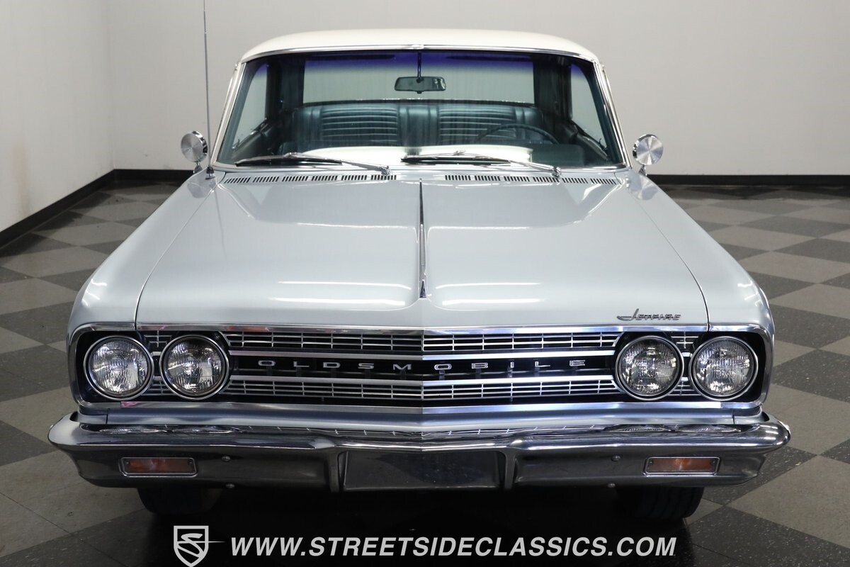 Oldsmobile-Cutlass-1963-Coupe-15