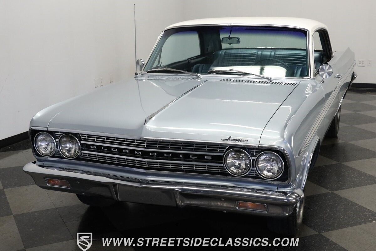 Oldsmobile-Cutlass-1963-Coupe-16